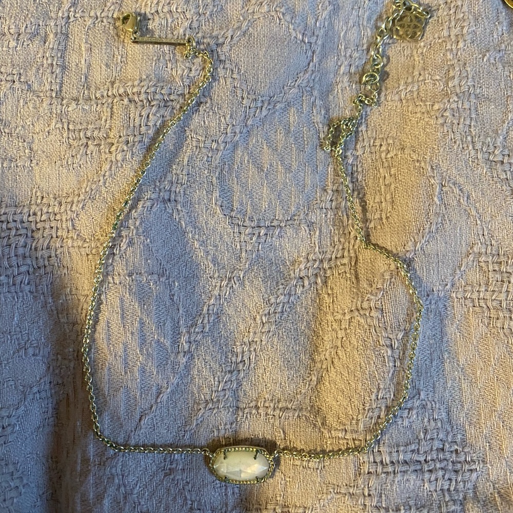 Kendra Scott necklace. Like new!